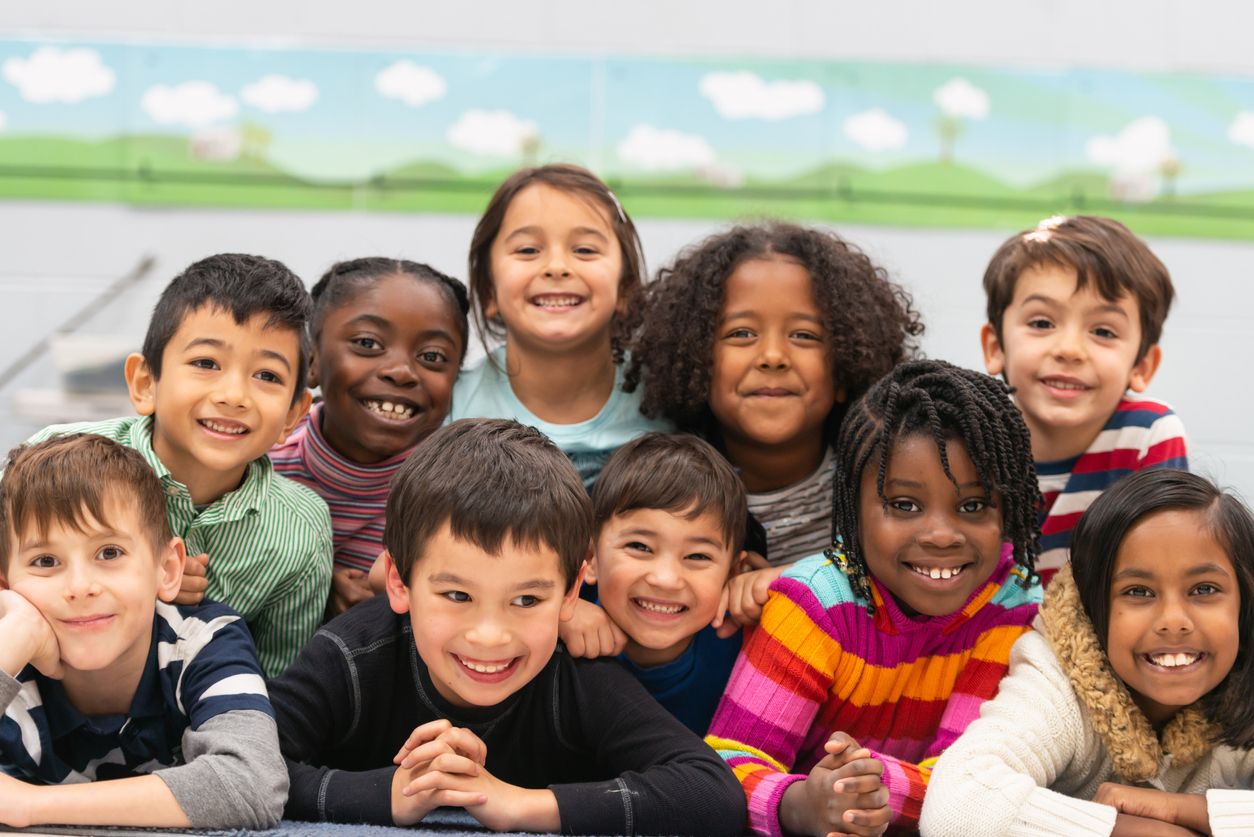 group of children of various races/nationalities